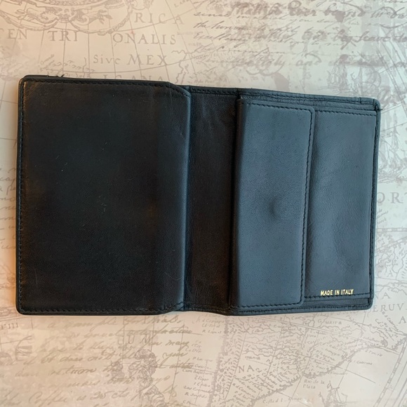 Prada classic two fold wallet - Picture 4 of 11